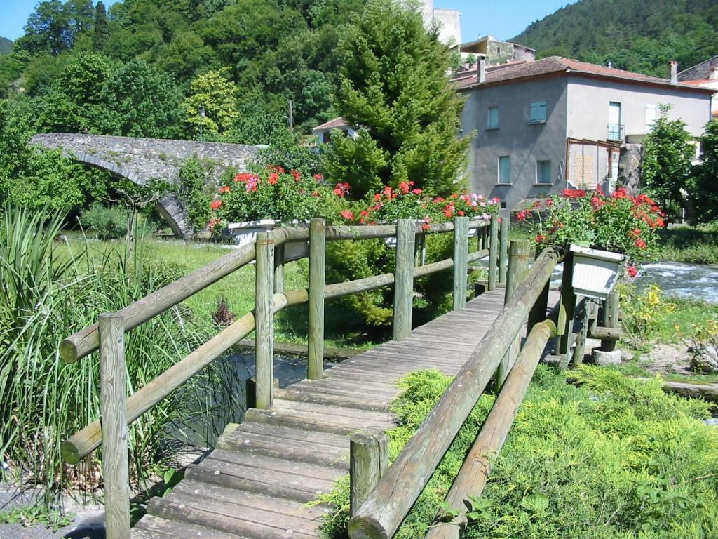 Bed and breakfast Aux Quatre Saisons Axat Extérieur photo