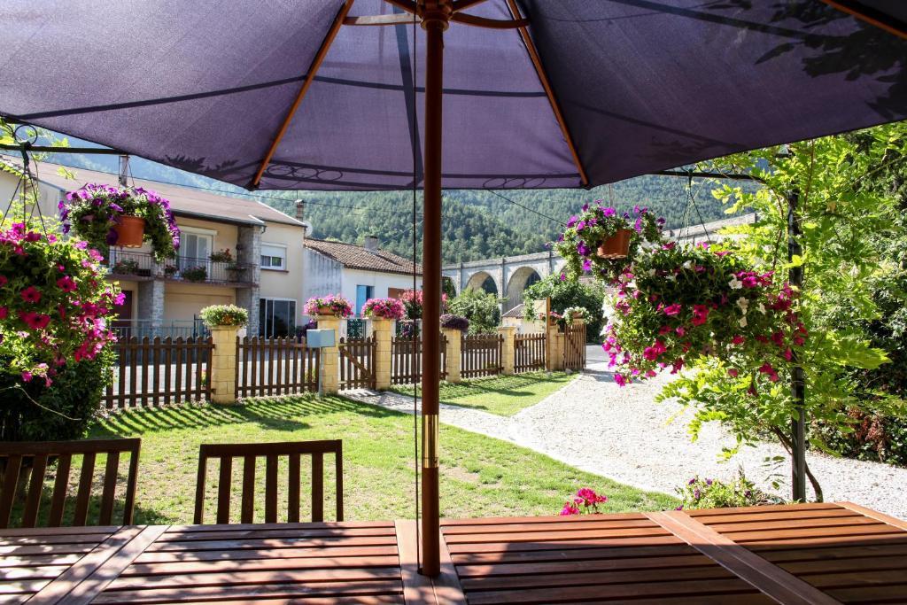 Bed and breakfast Aux Quatre Saisons Axat Extérieur photo